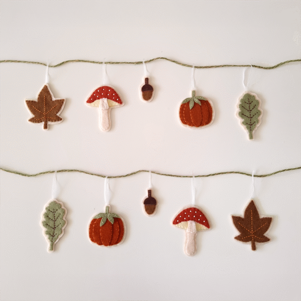 Guirlande d'automne en feutrine brodée